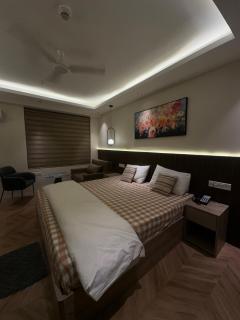 Easy Stays - Greater Noida - 4
