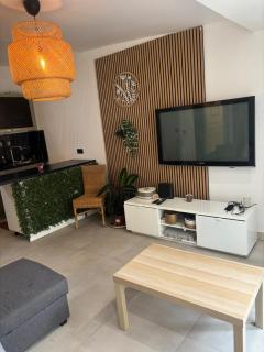 2 Bed House, Parking and Courtyard, Villemomble, Paris - 9
