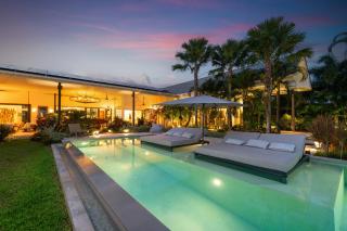 Contemporary Eden - Villa Jeladore, 5BR, Garden & Pool, near Laguna - Ban Pak Lak - 0