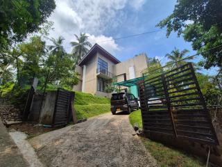 Tropical Green Villa - Kandy - 0