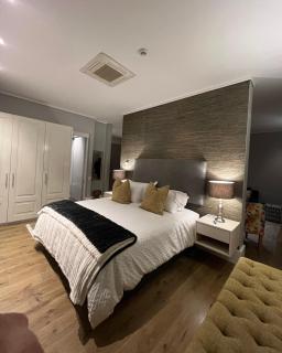 The Gallery 204 Luxury Apartment - Knysna - 3