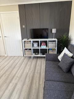 2 Bed Bungalow -25 Gower Holiday Village - Dog Friendly - Swansea - 2