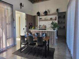 Luxury Villa with Heated Pool - Hoedspruit - 8