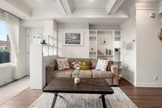 Etobicoke Townhouse Minutes Away from Waterfront - Toronto - 2