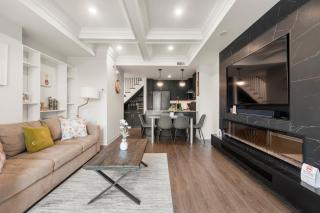 Etobicoke Townhouse Minutes Away from Waterfront - Toronto - 4