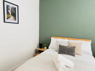 3 Bedroom House - Long Stays - Port Talbot - 3