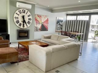 Franschhoek Gem on Van Wijk - Franschhoek - 8
