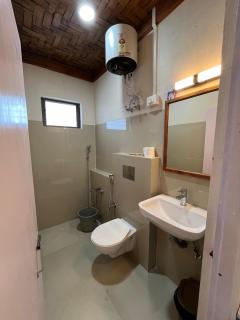 Providence Guest House - Churāchāndpur - 1