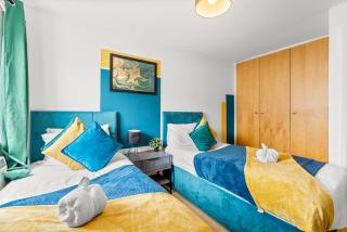 Enchanting Bristol Abode -Sleeps 6 with Balcony! - Bristol - 1