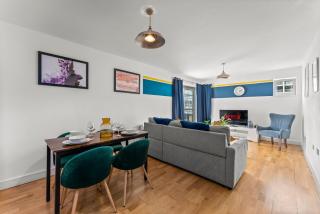 Enchanting Bristol Abode -Sleeps 6 with Balcony! - Bristol - 4