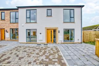 New Harveys Yard By Signature Stays - New Hayle Luxury Stay - Walk to Beach - Sleeps 6 - 6