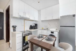 StayShort - JVC Apartments Sleeps 2 in a Great Location - 3