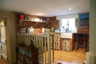 Swift Host - Rose Lodge - Sleeps 4 - Gardens - Dereham - Pet Friendly - Yaxham - 1
