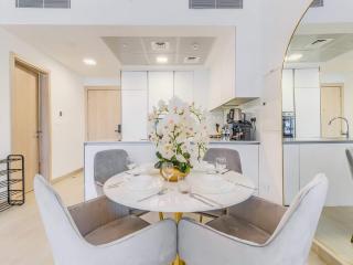 TRPS - Luma 22, Jumeirah Village Circle - Chic 1BR Modern Sanctuary - 3