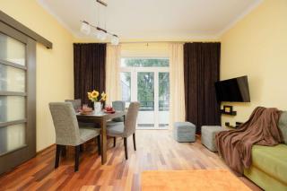 Cozy Family Apartment Belwederska Near Łazienki by Noclegi Renters - Warsaw - 1