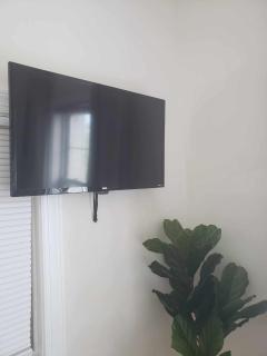 Inviting Private Room in Washington DC - 2