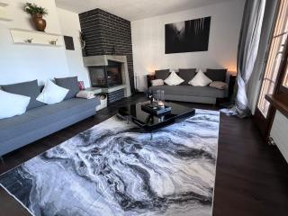Casa Ucliva - Charming Alpine Apartment Getaway in the Heart of the Swiss Alps - Rueras - 7