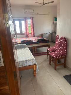 Ideal Stay 4 Decent Couples & Families - Mysore - 9