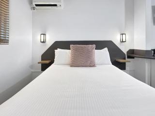 Golden Sands Motor Inn - 6