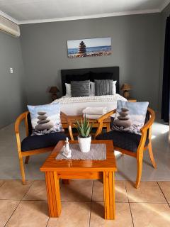 Platinum Airport Lodge & Guesthouse - Pretoria - 5