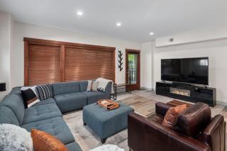 Best Location! Walkable30 Min To Gnp5 Min Lake - 1