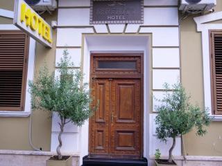 Hotel Serenity - Tirana - 0