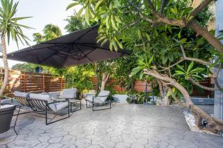 Villa Lilienne - Tranquil Escape with Private Garden & Balcony - Ixia - 0