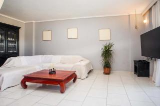 Villa Lilienne - Tranquil Escape with Private Garden & Balcony - Ixia - 4