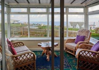 Bungalow with stunning views over Widemouth Bay - - 0