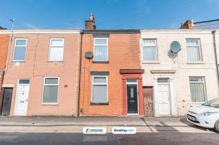 Newly Refurbished 3 Bedroom House (Preston) - 3