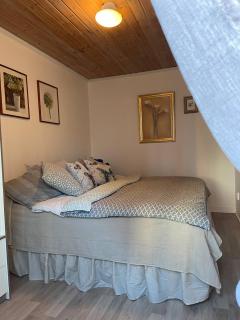 Apartment in cozy farmhouse upstairs - Höganäs - 9