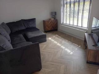 3-Bedroom home - TV in every room - Free parking - ideally located in Swansea - Sketty - 0