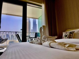 Burj Khalifa View Luxe 2BR x Connected to Dubai Mall - 5