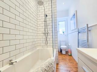 Edinburgh 2-Bedroom City Stay Apartment - Edinburgh - 4