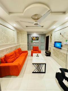 Designer 1bhk apartment Eiffel tower view - Lahore - 8