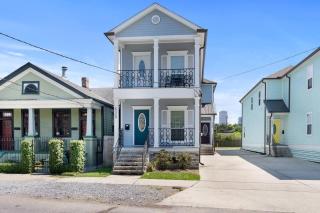 Mid-City 4BR w Pool Near Streetcar - 8