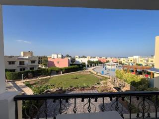 2-BDR apartment with sea view, 2nd floor, Villa 37 - 4