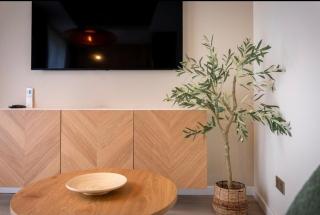 Cozy Spot in pinewood apartment - 3