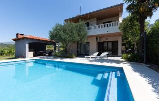 Nice Home In Srinjine - 0