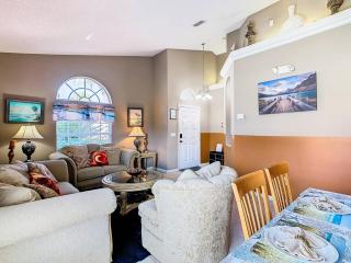 Family 4br Retreat W Game Room & Pvt Pool - Orlando - 3