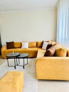 The Cozy Balcony Family Apartment - 8