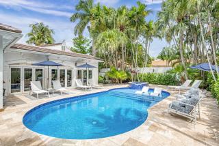 Grand historic Residence Walk to beach Heated Pool Outdoor kitchen Hibiscus Key Residences - 1