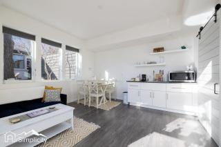 Sunnyside Carriage House W Shared Patio - 8