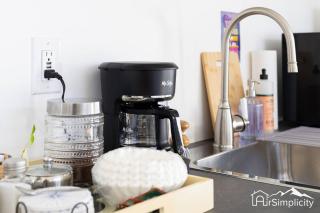 Sunnyside Carriage House W Shared Patio - 4