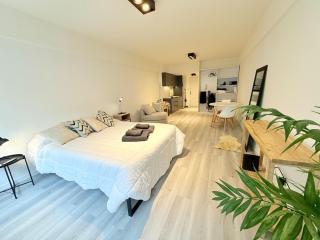 Modern Studio Apartment 1 block from the Obelisk - 3