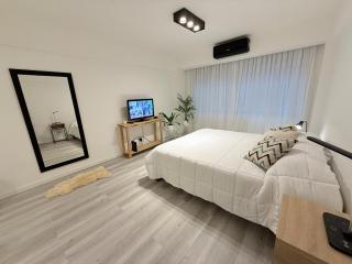 Modern Studio Apartment 1 block from the Obelisk - 2