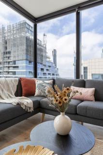 SPARKLING NEW 2 BEDROOMS 2 BATHROOMS - COLLINS HOUSE - 3