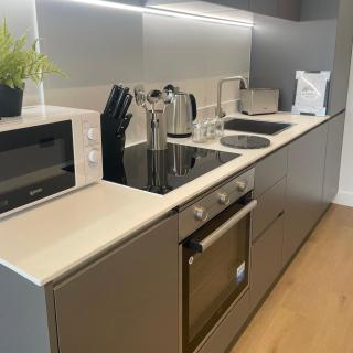 1 BR Flat Prime Spot Near Station, Shops & Culture - Leeds - 3