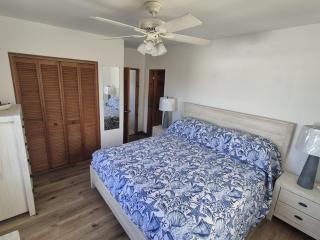 Tranquil Roomy Getaway Close to City - 2