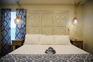 Anna Maria Island Beach Shack Walk to Beach & Bay - 7